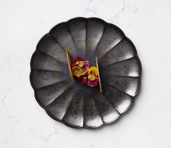 Die Gerichte des Restaurants L'Ours bringen saisonale Produkte durch eine raffinierte und kreative Küche zur Geltung.