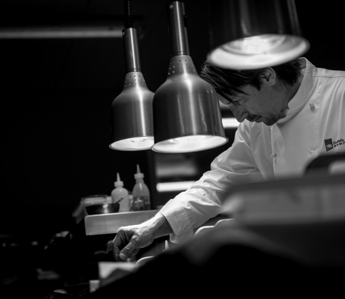 Découvrez l'univers culinaire de Franck Reynaud à travers une expérience gastronomique exclusive associée à un vol privé au-dessus des Alpes.